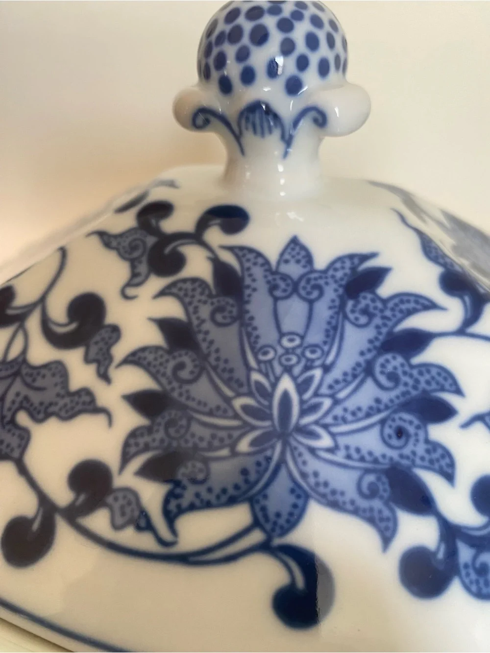 Vtg Bombay Co Blue And White Porcelain Covered Dish Chinoiserie Floral Design